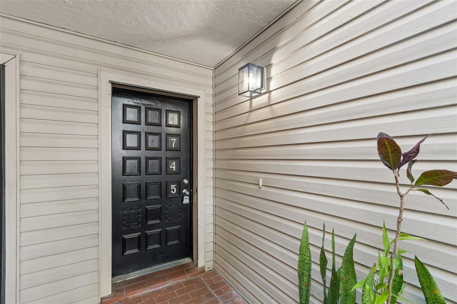 RIVER OAKS - Residential