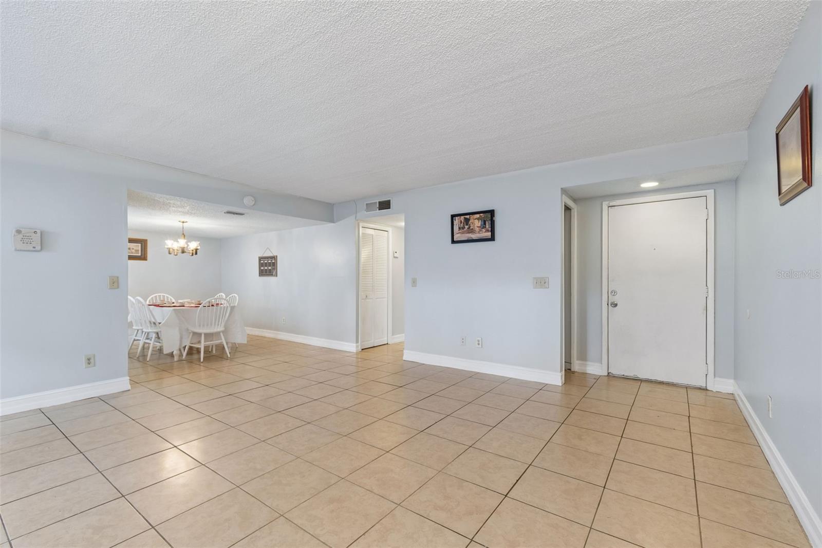 RIVER OAKS - Residential