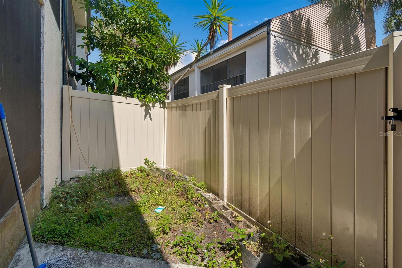 RIVER OAKS - Residential