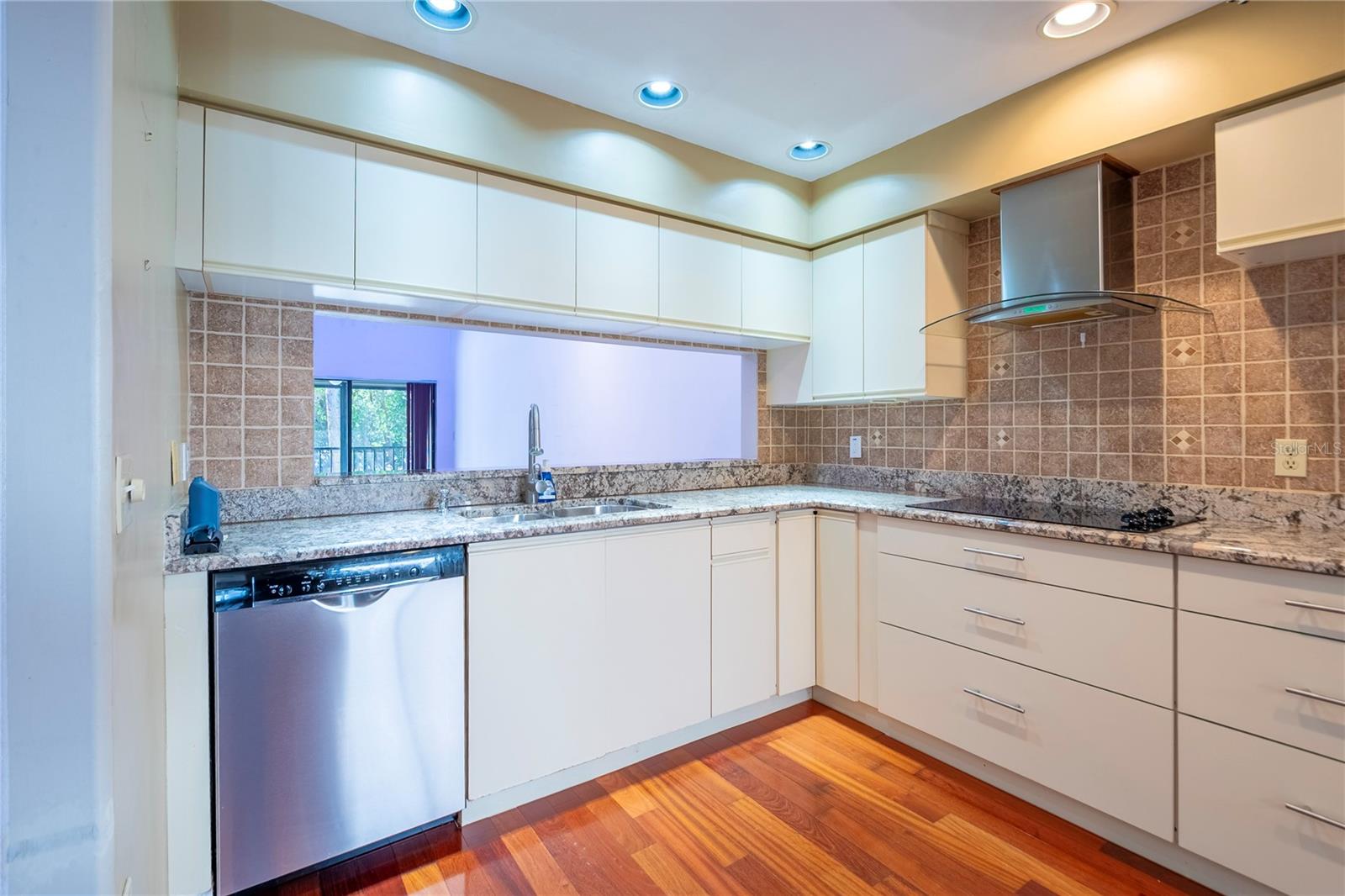 PASADENA COVE CONDO - Residential