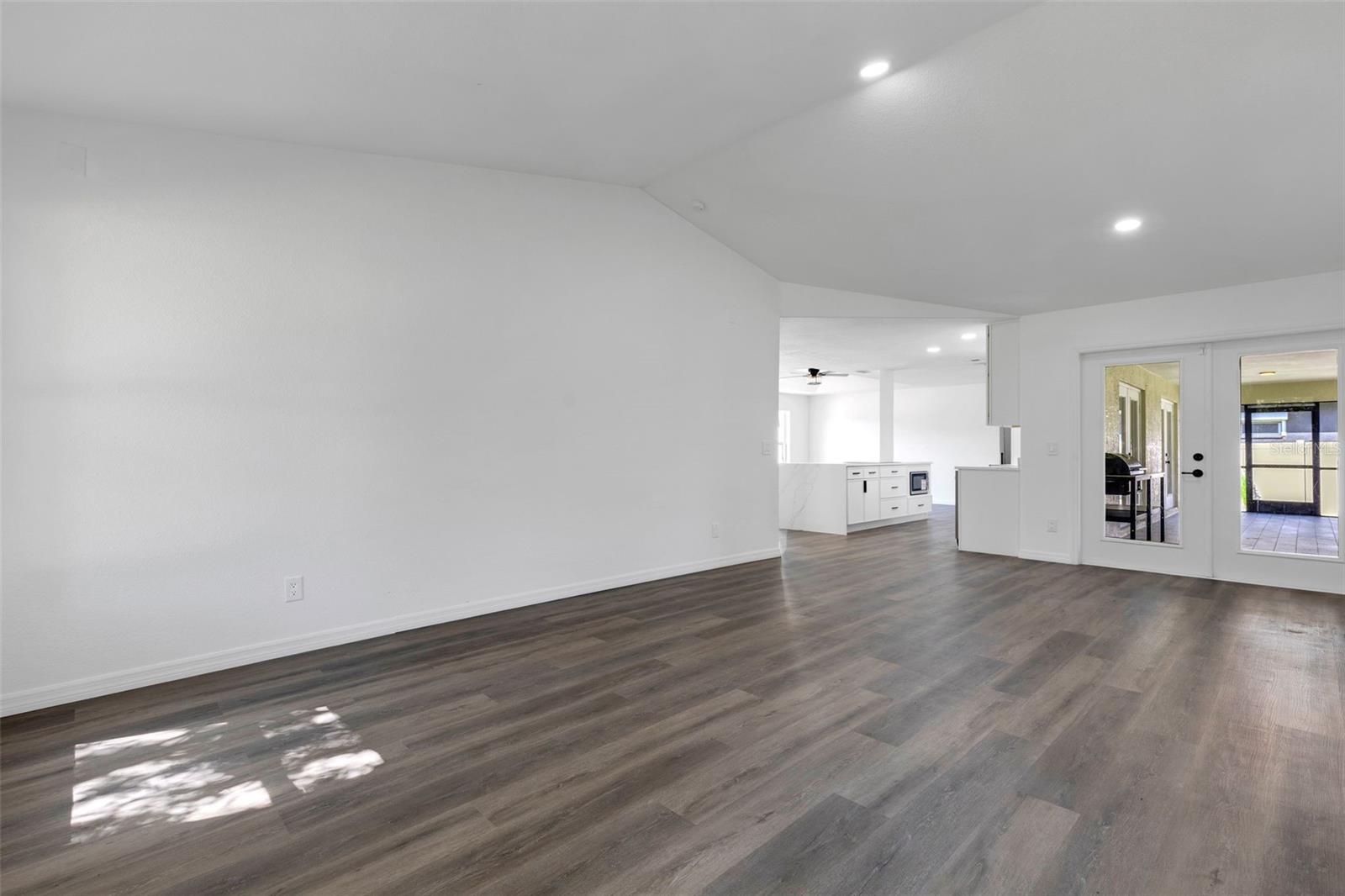 PORT CHARLOTTE SUB 25 - Residential Lease