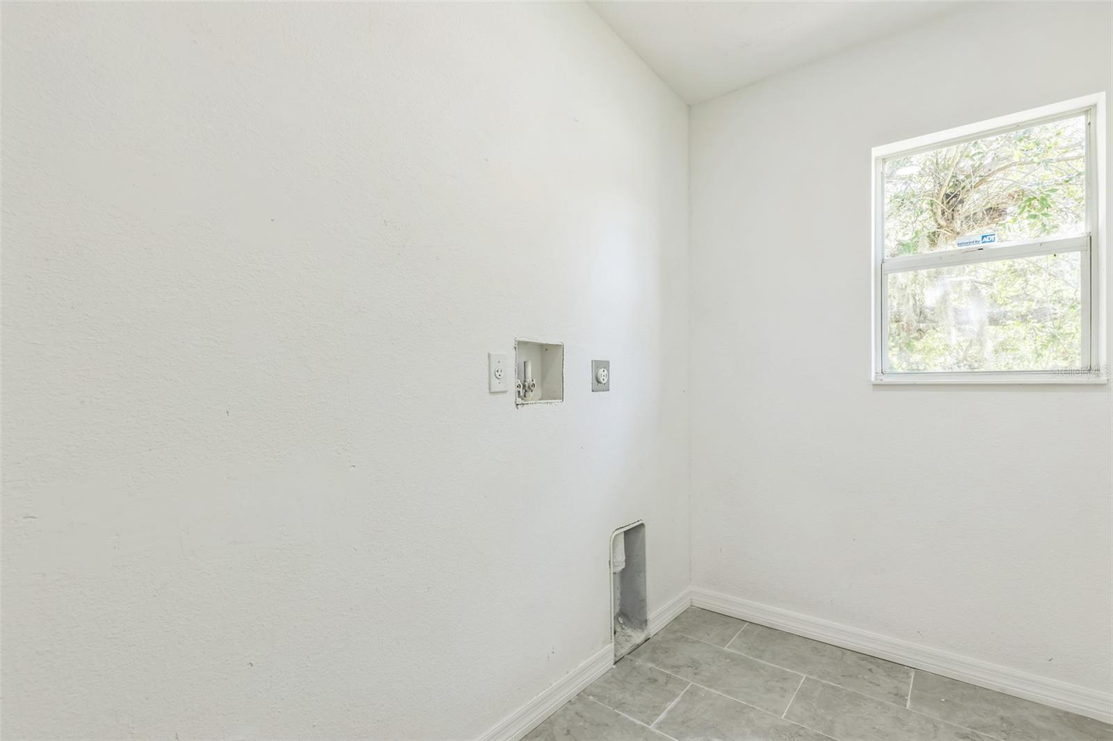 PORT CHARLOTTE SUB 25 - Residential Lease