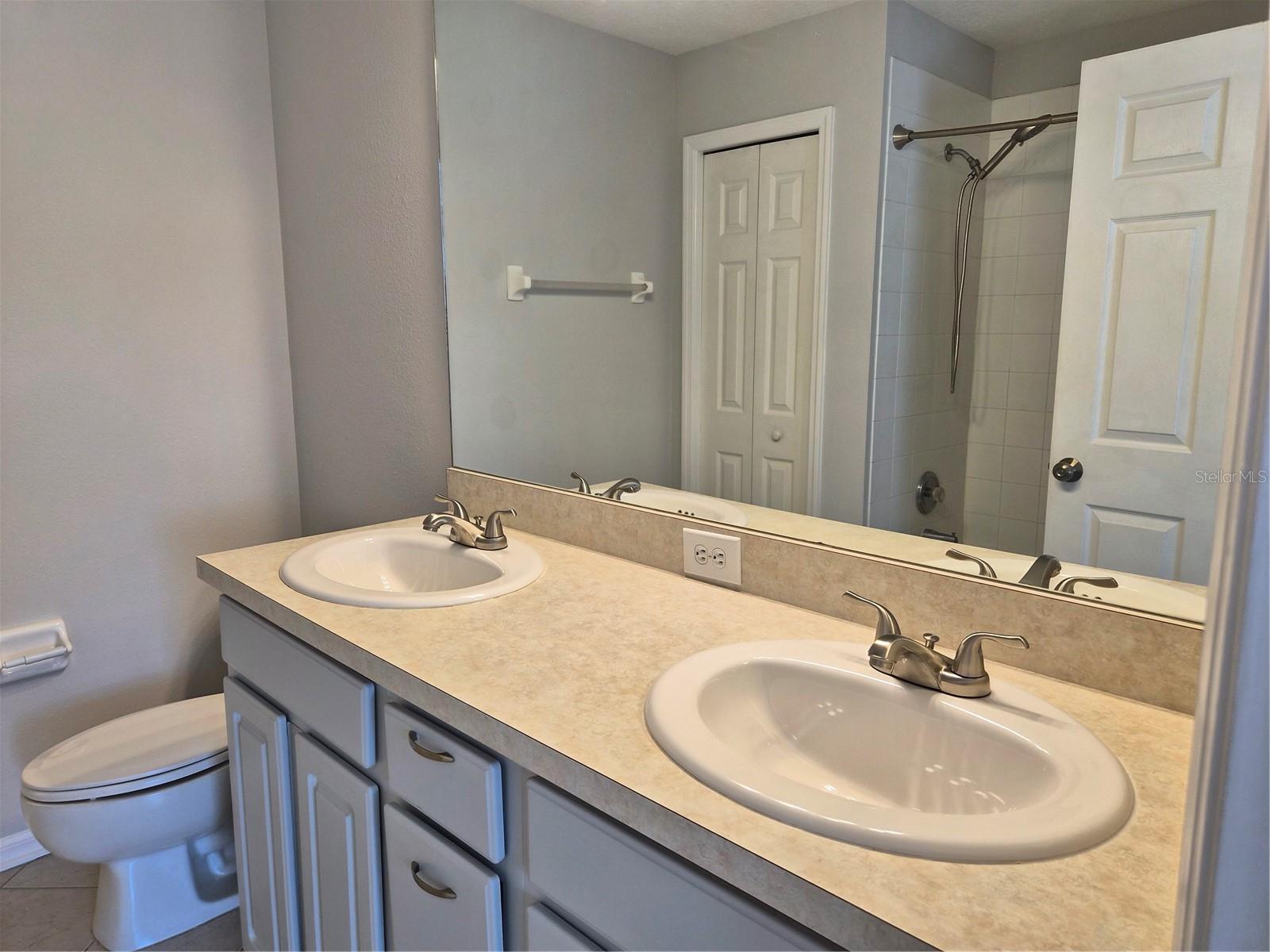 GREENBROOK VILLAGE SUBPHASE GG - Residential Lease