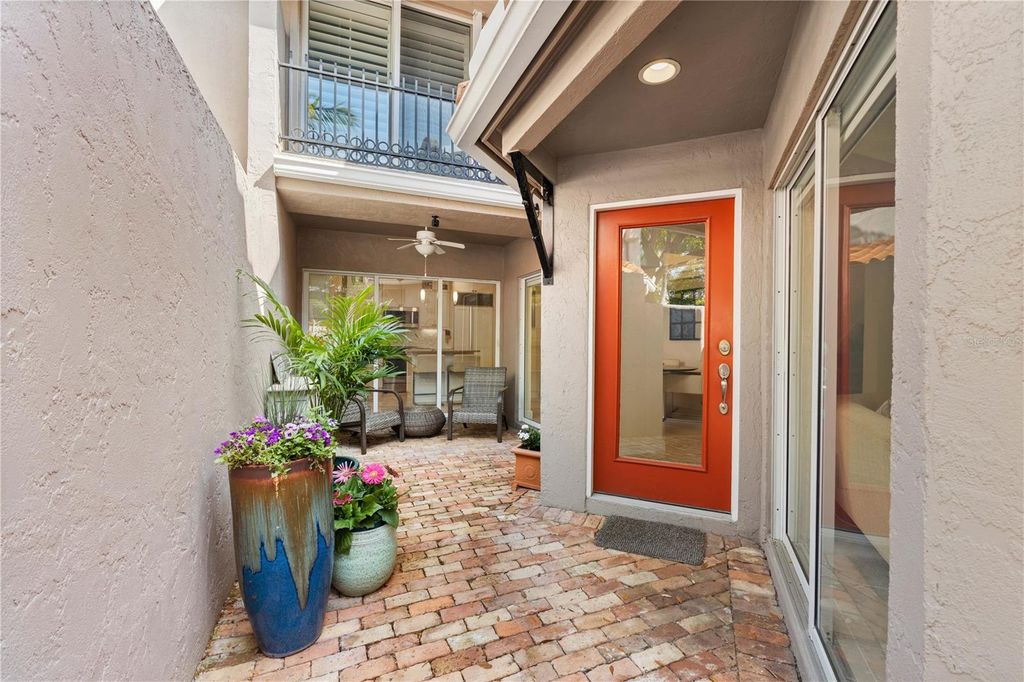 Photo of 200 Cocoanut Avenue #5, Sarasota, FL 34236 (MLS # A4677723)