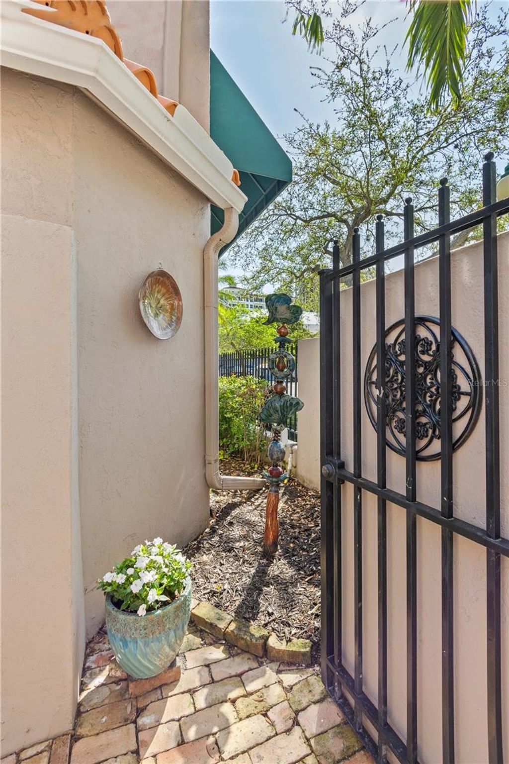 Photo of 200 Cocoanut Avenue #5, Sarasota, FL 34236 (MLS # A4677723)