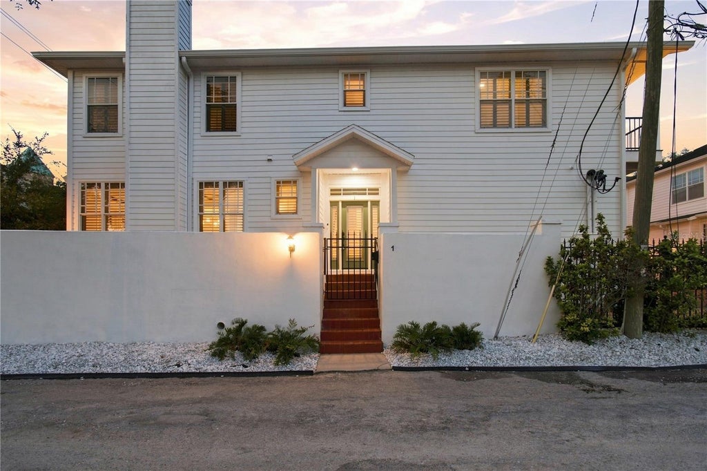 Photo of 113 Bosphorous Avenue #1, Tampa, FL 33606 (MLS # TB8548476)