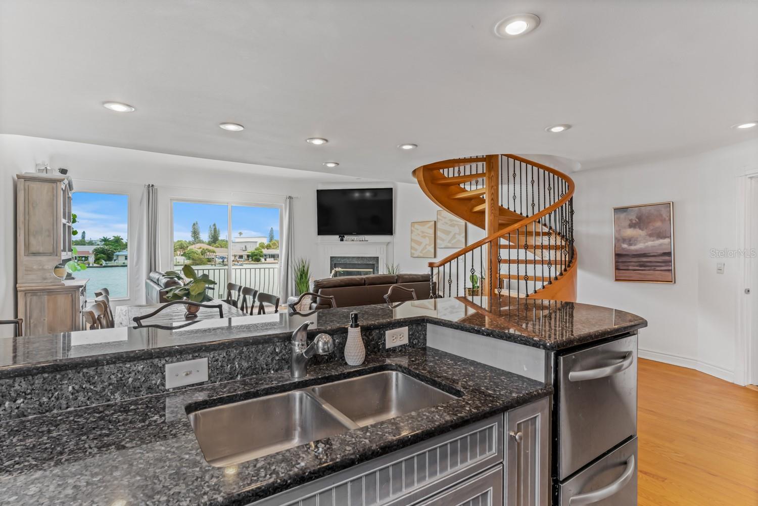 SUNSET BEACH - Residential