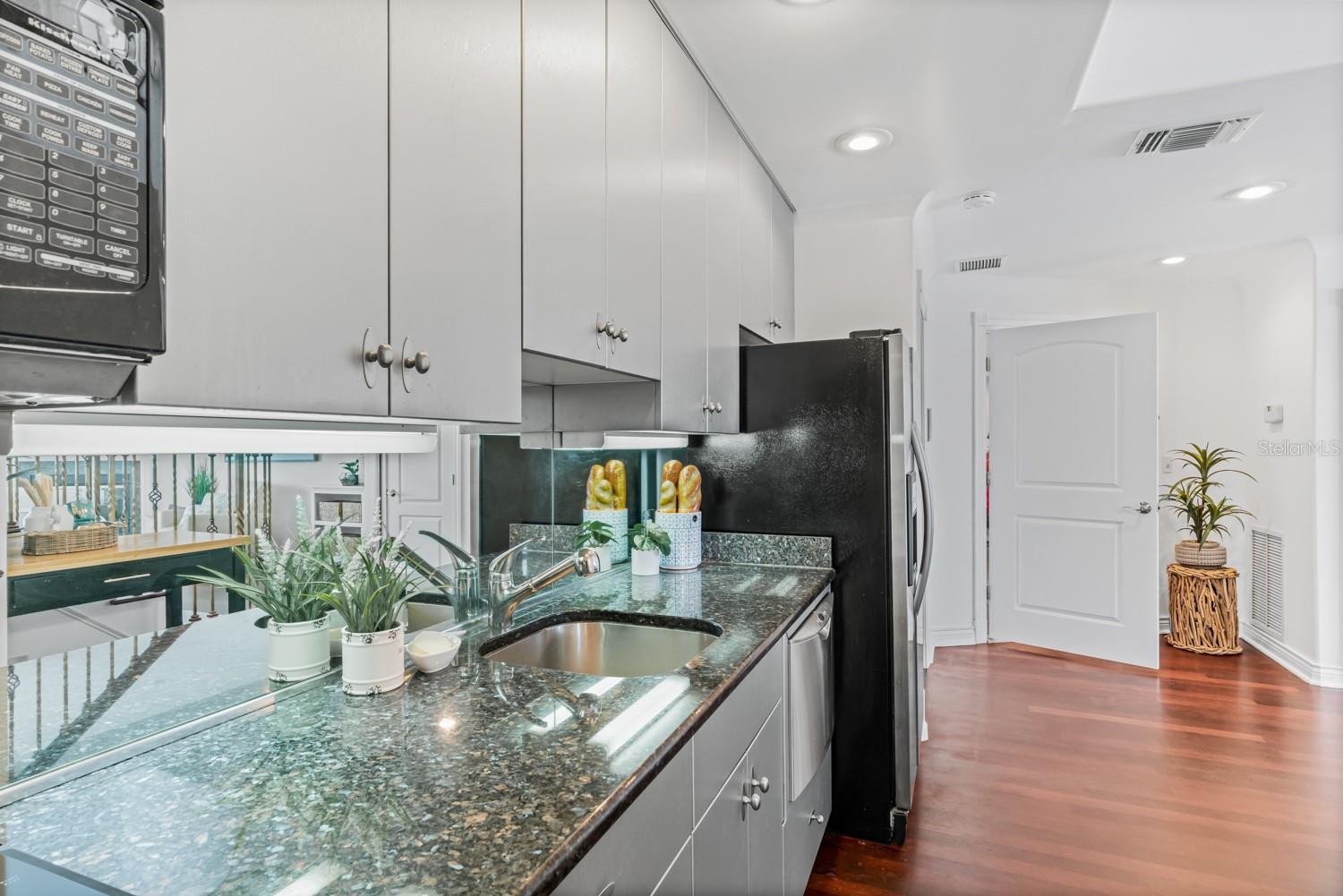 SUNSET BEACH - Residential