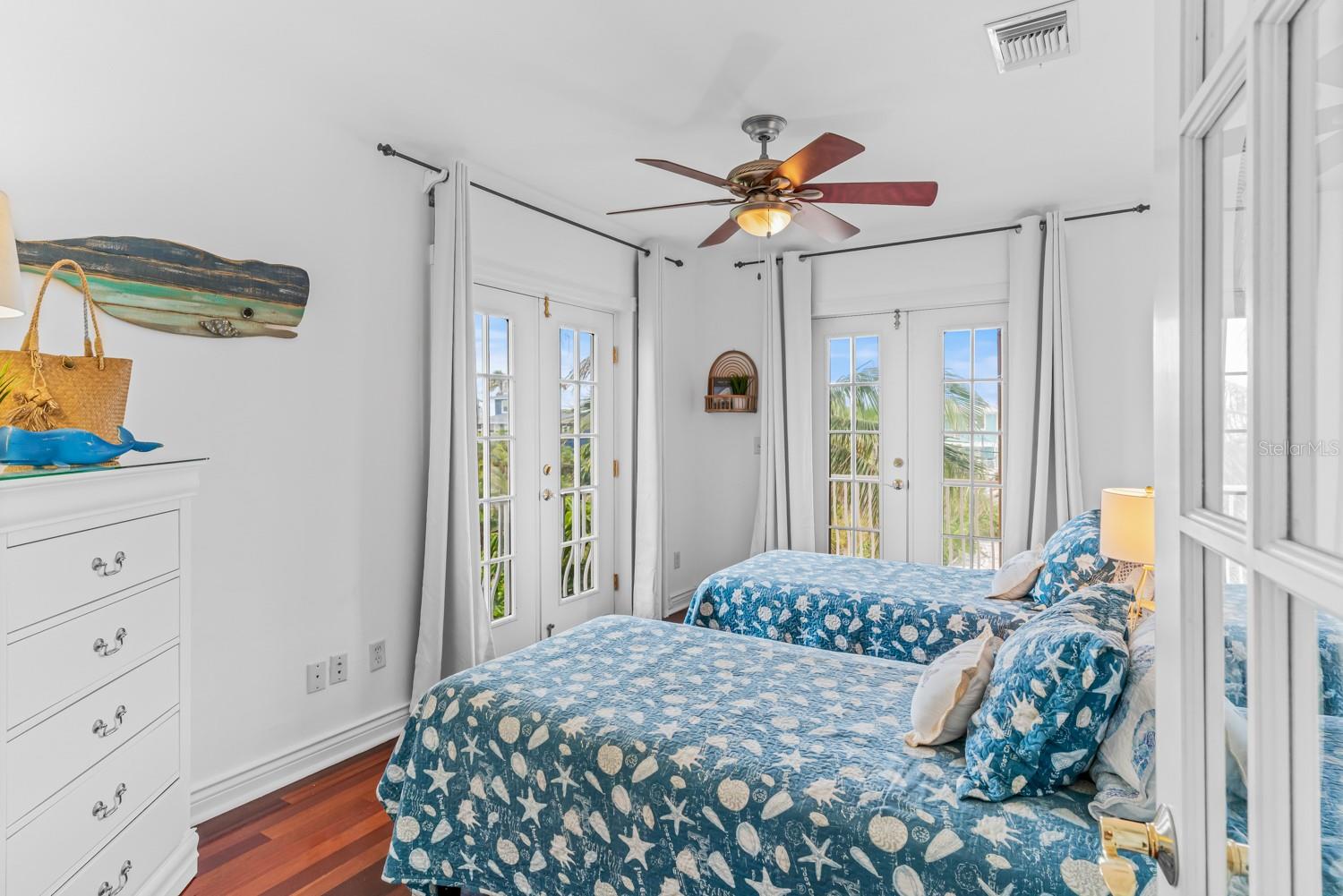 SUNSET BEACH - Residential