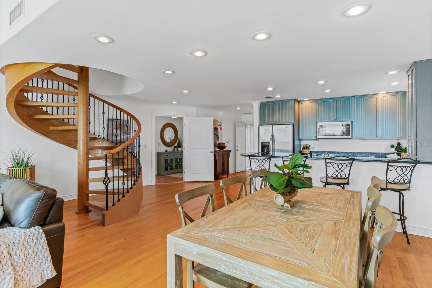 SUNSET BEACH - Residential