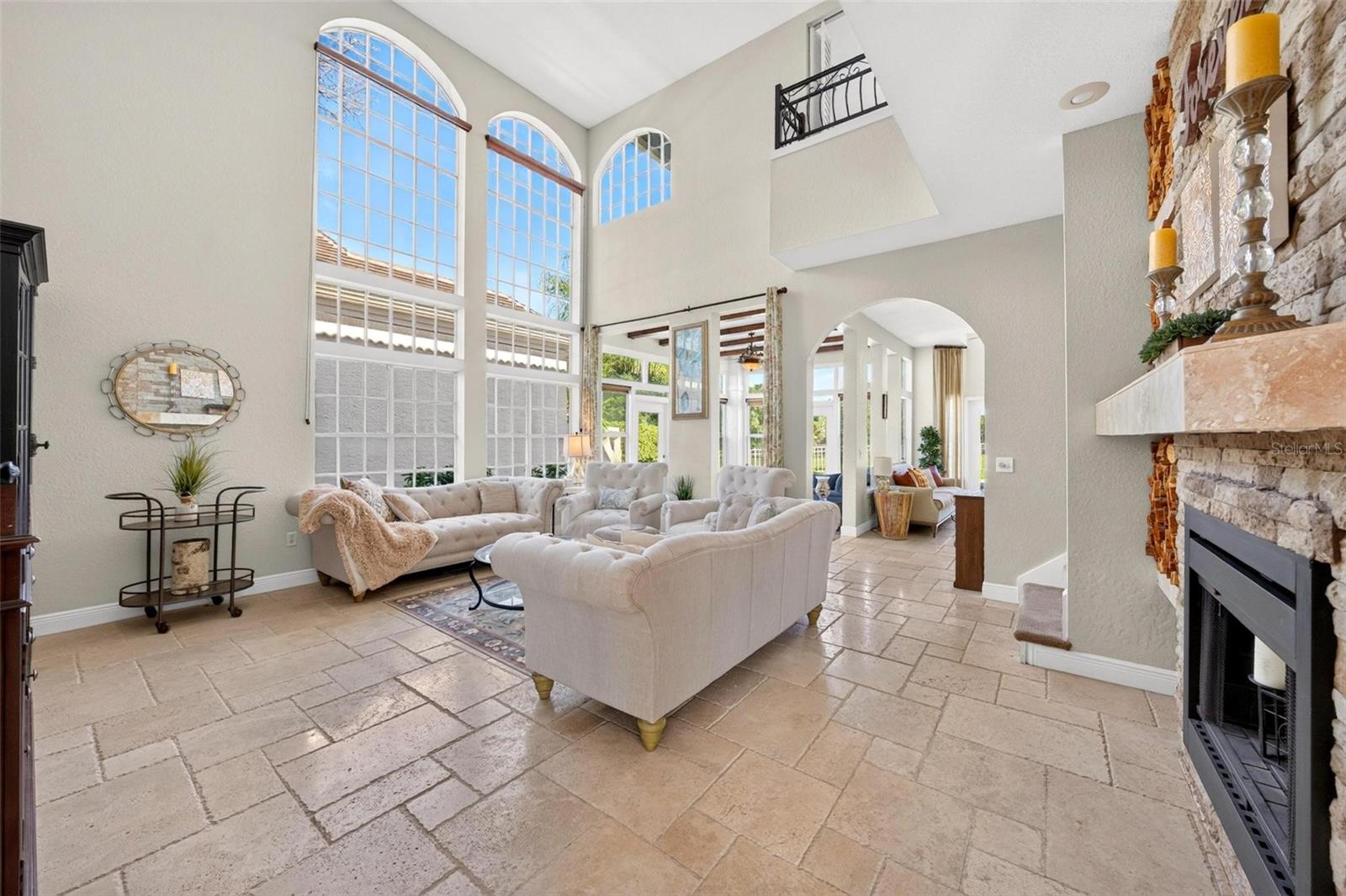 1220 GLENCREST DRIVE