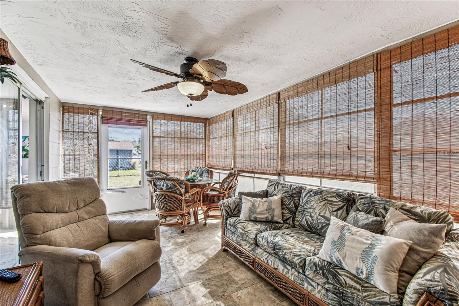 ALOHA GARDENS - Residential