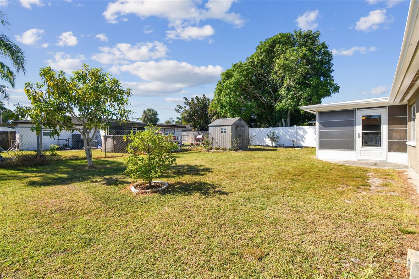 ALOHA GARDENS - Residential