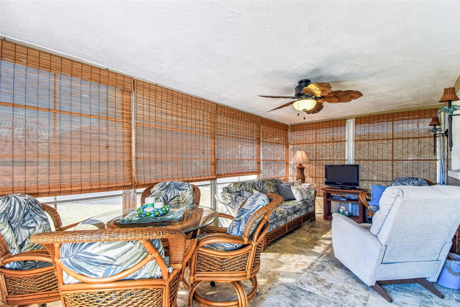 ALOHA GARDENS - Residential