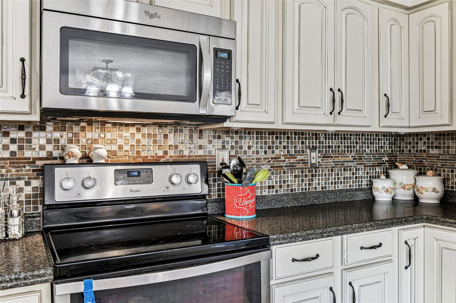 ALOHA GARDENS - Residential