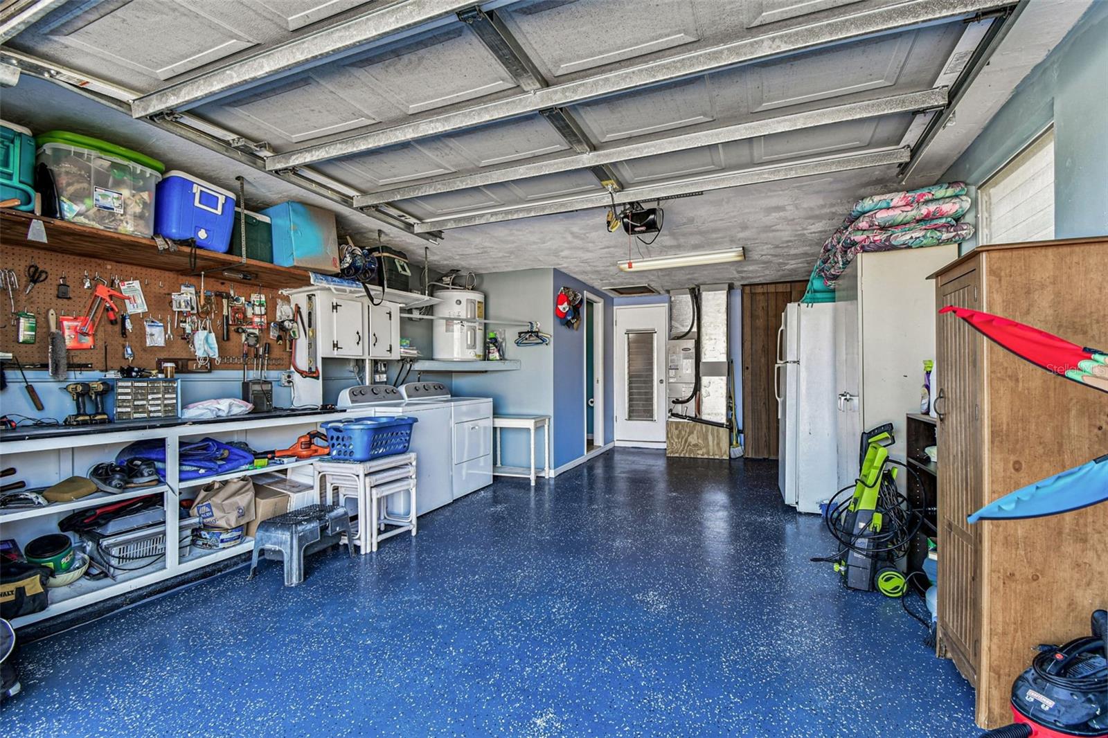 ALOHA GARDENS - Residential