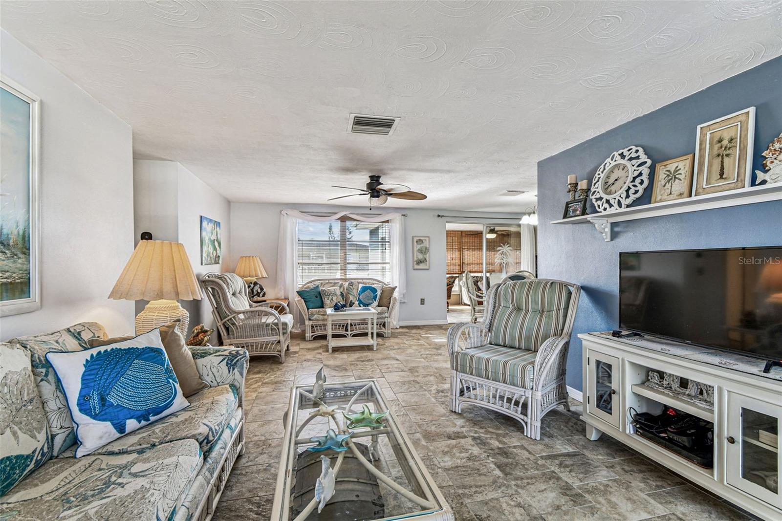 ALOHA GARDENS - Residential