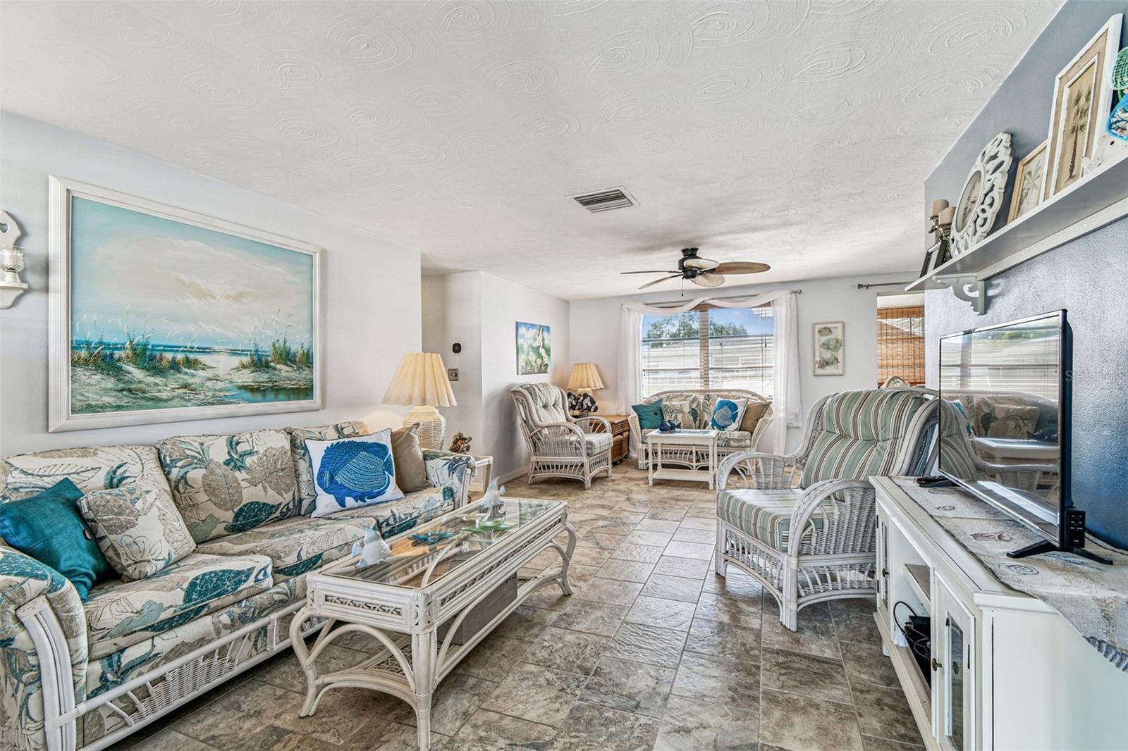 ALOHA GARDENS - Residential