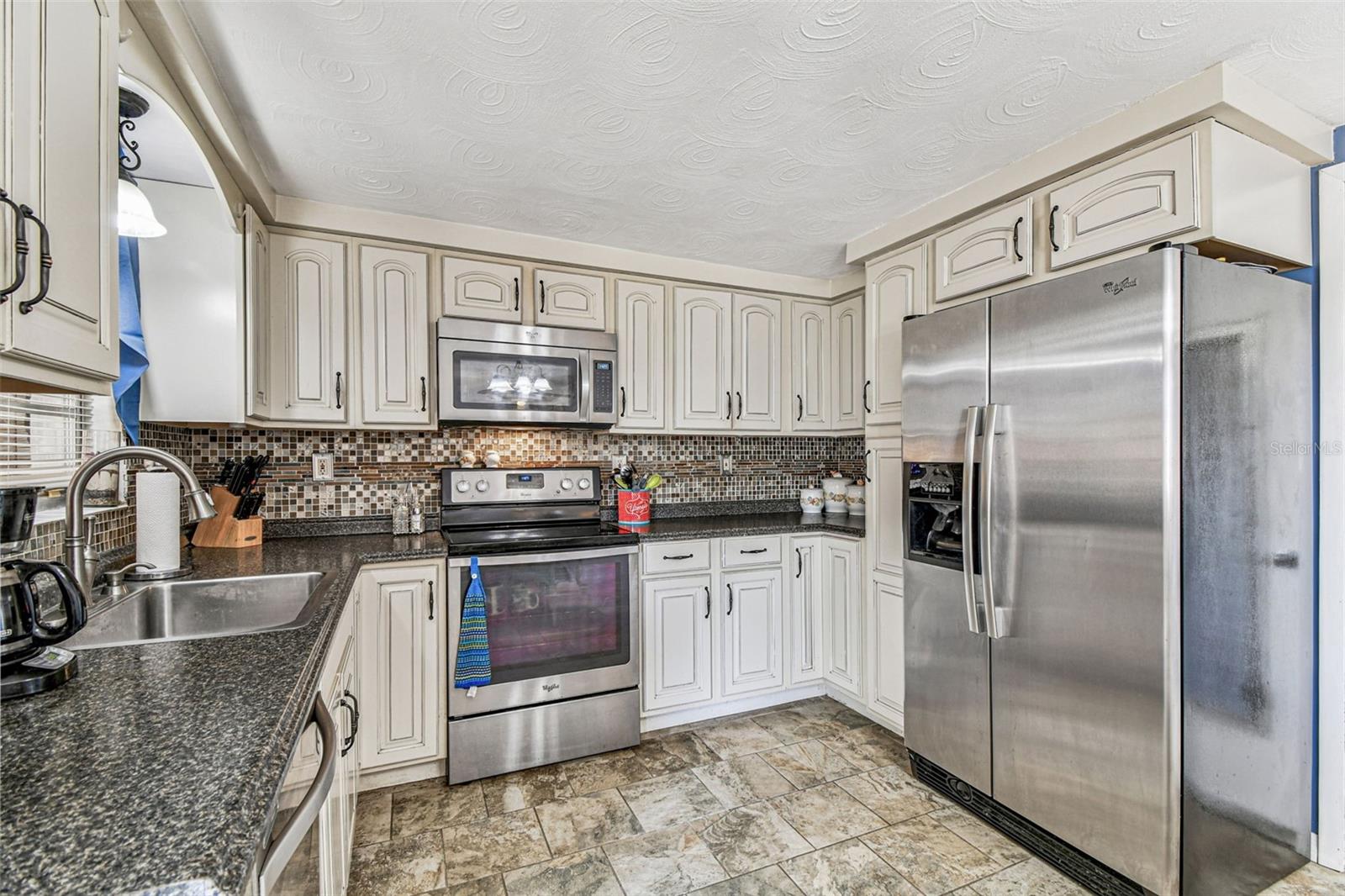 ALOHA GARDENS - Residential