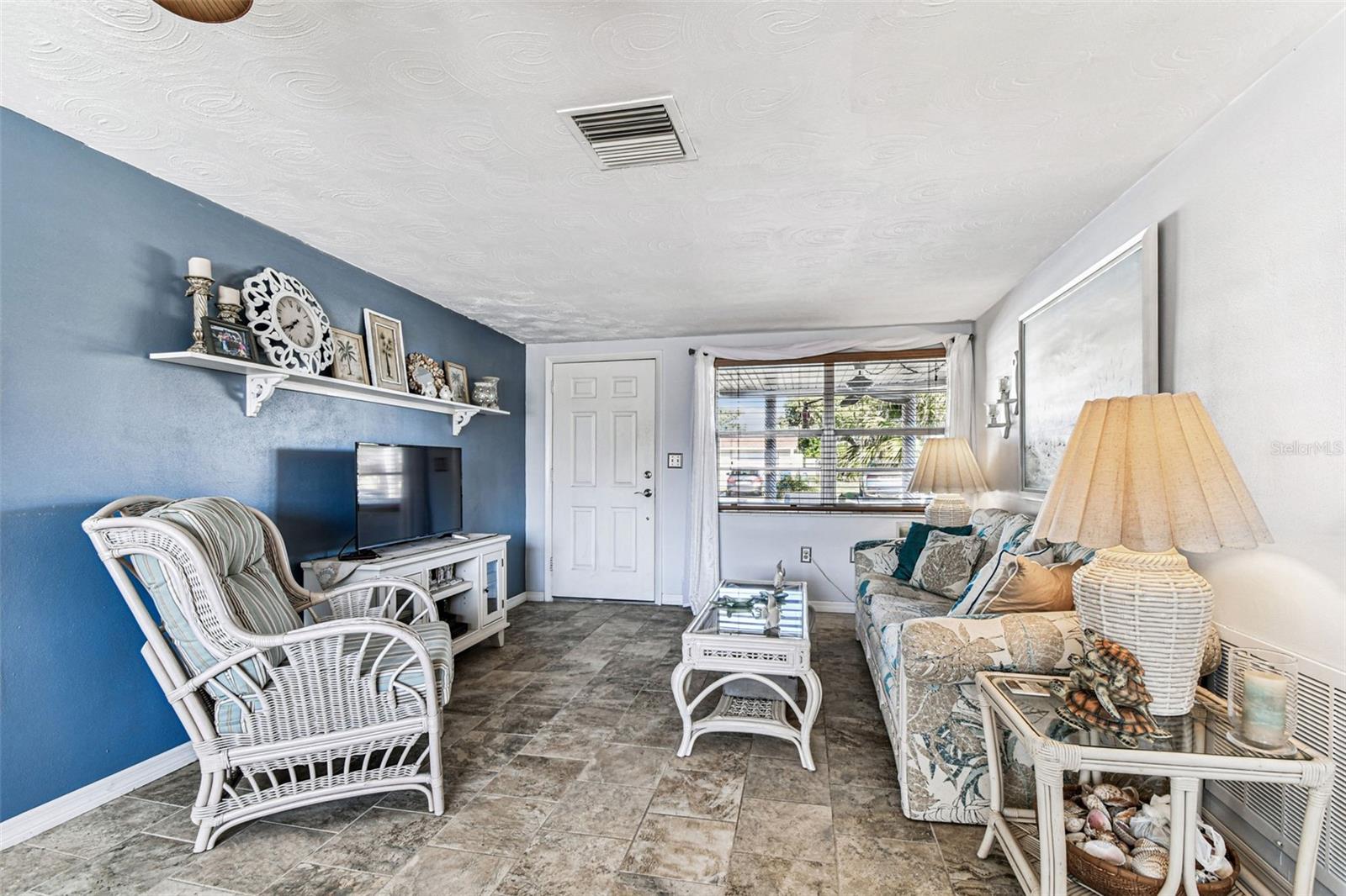 ALOHA GARDENS - Residential