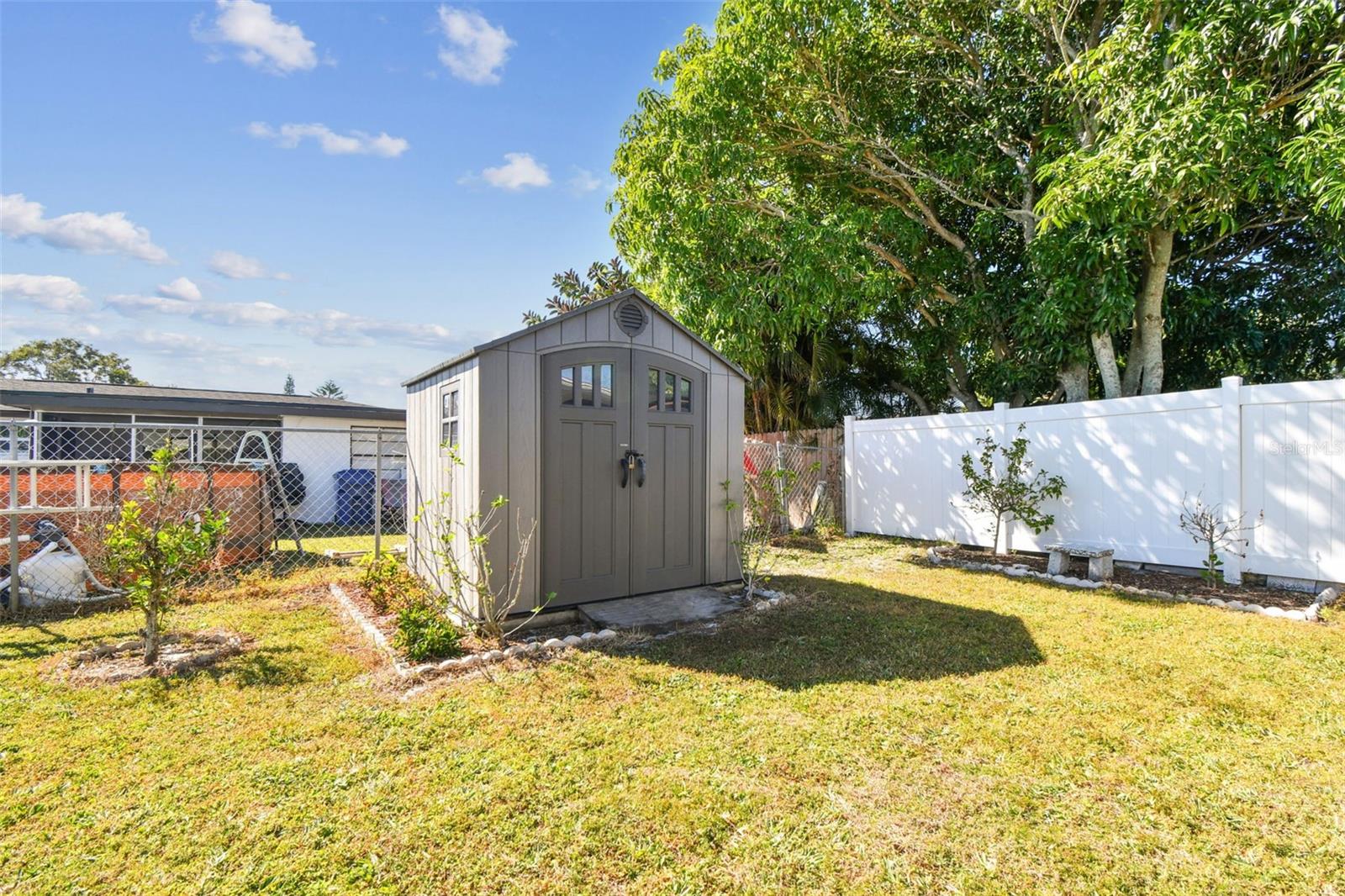 ALOHA GARDENS - Residential