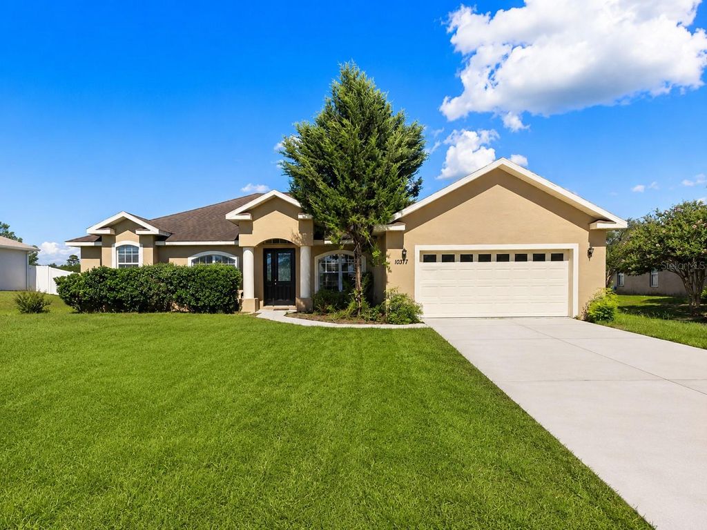 Photo of 10377 SW 38th Avenue, Ocala, FL 34476 (MLS # OM727654)