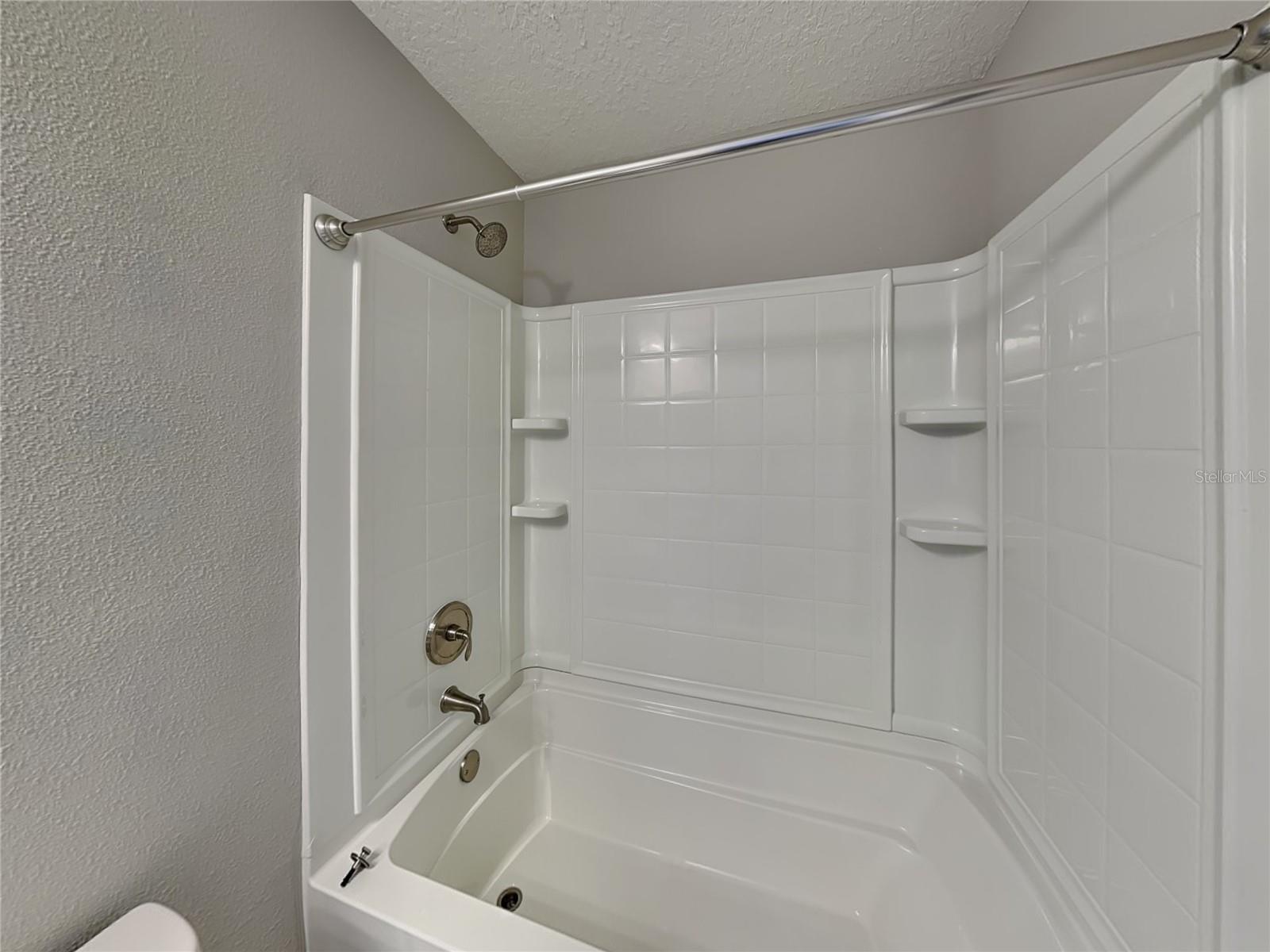 CITRUS SPGS UNIT 04 - Residential Lease
