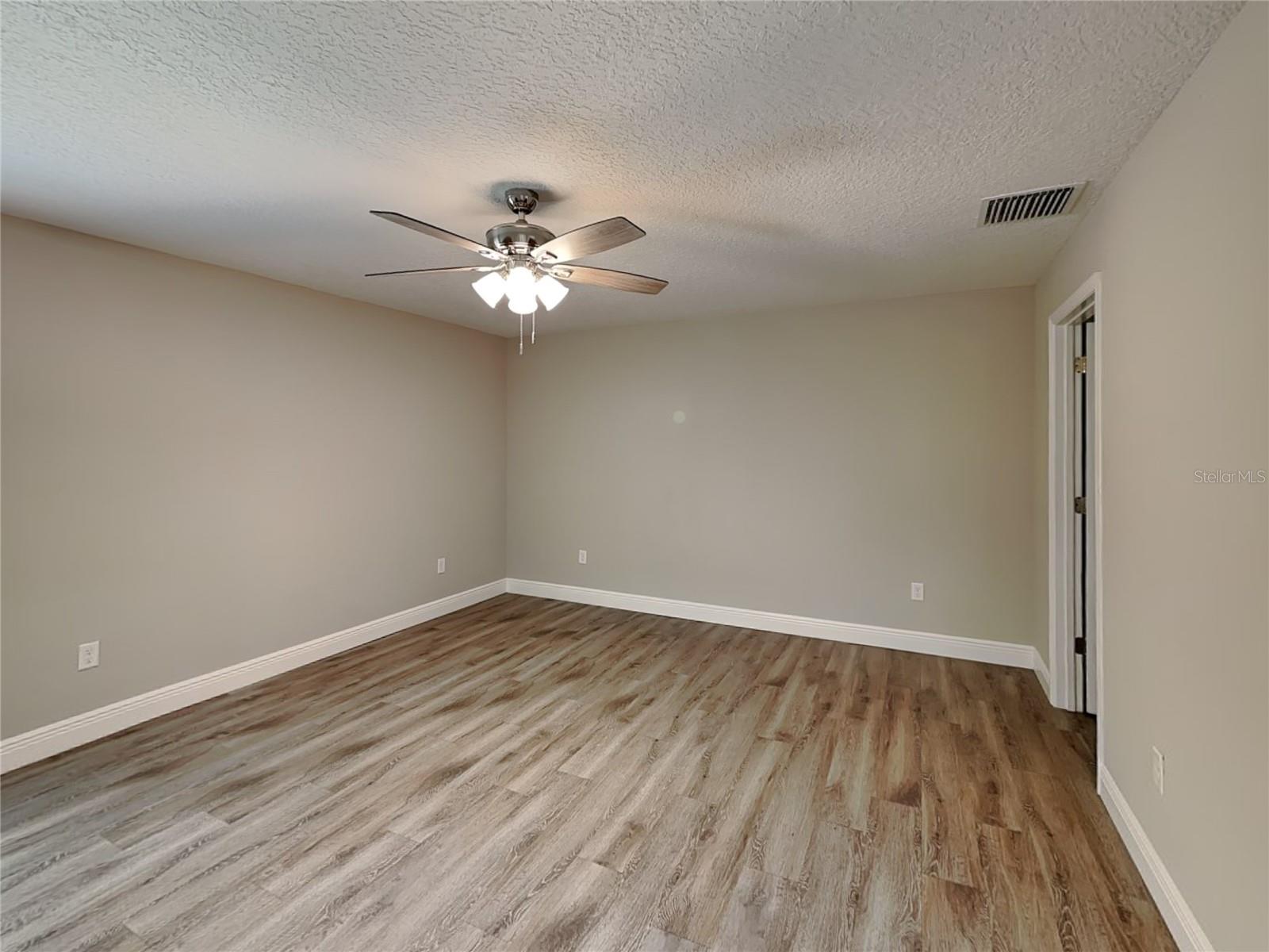 CITRUS SPGS UNIT 04 - Residential Lease