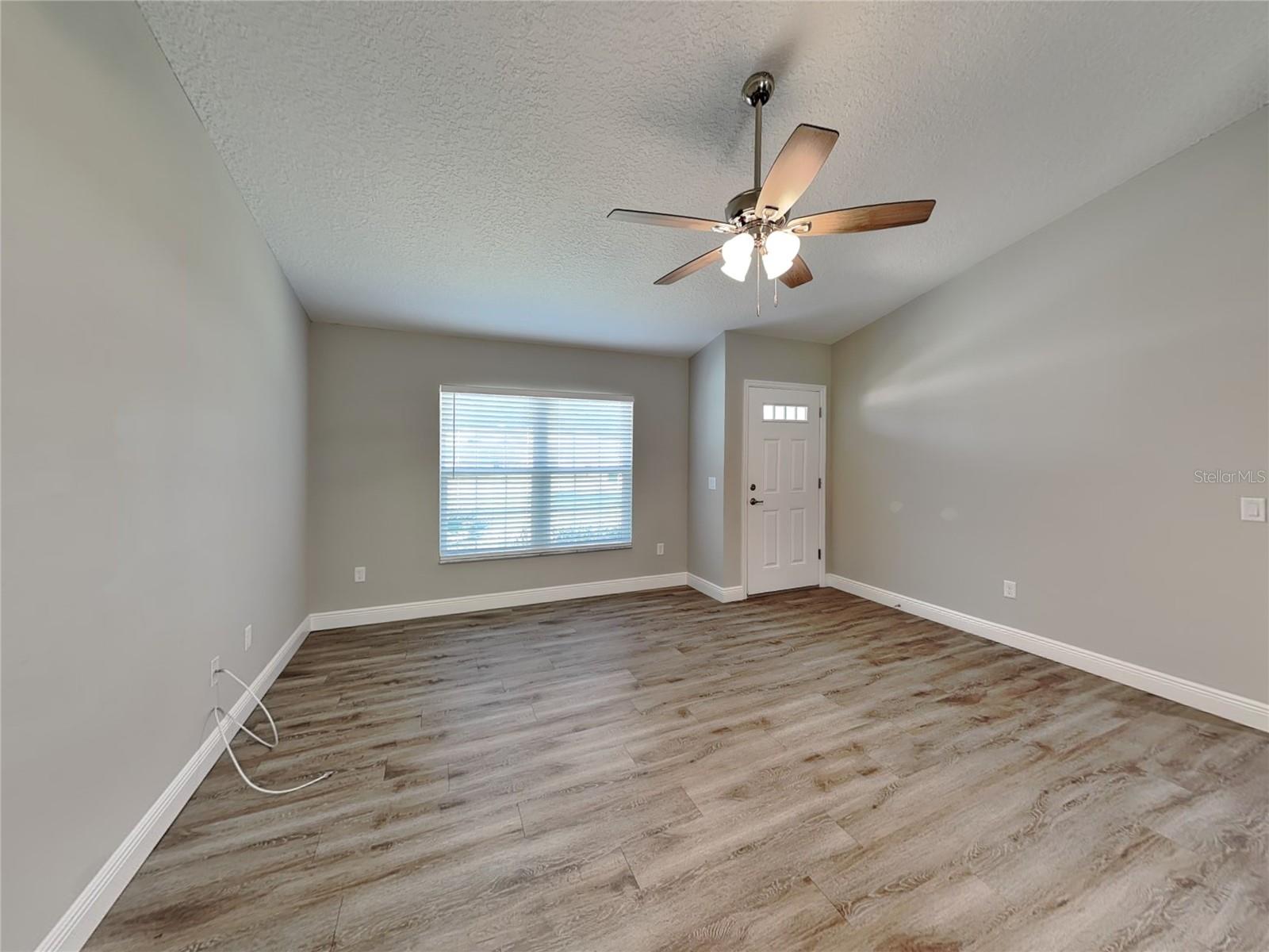 CITRUS SPGS UNIT 04 - Residential Lease