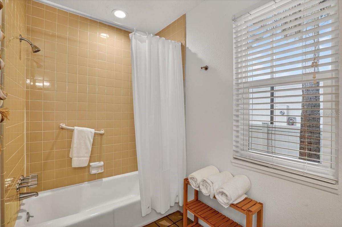 ANNA MARIA BEACH SECOND ADD - Residential