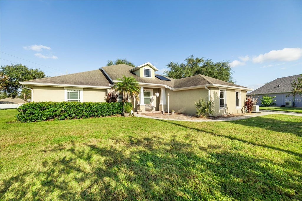 Photo of 3002 Via Roma Ct, Plant City, FL 33566 (MLS # TB8559832)