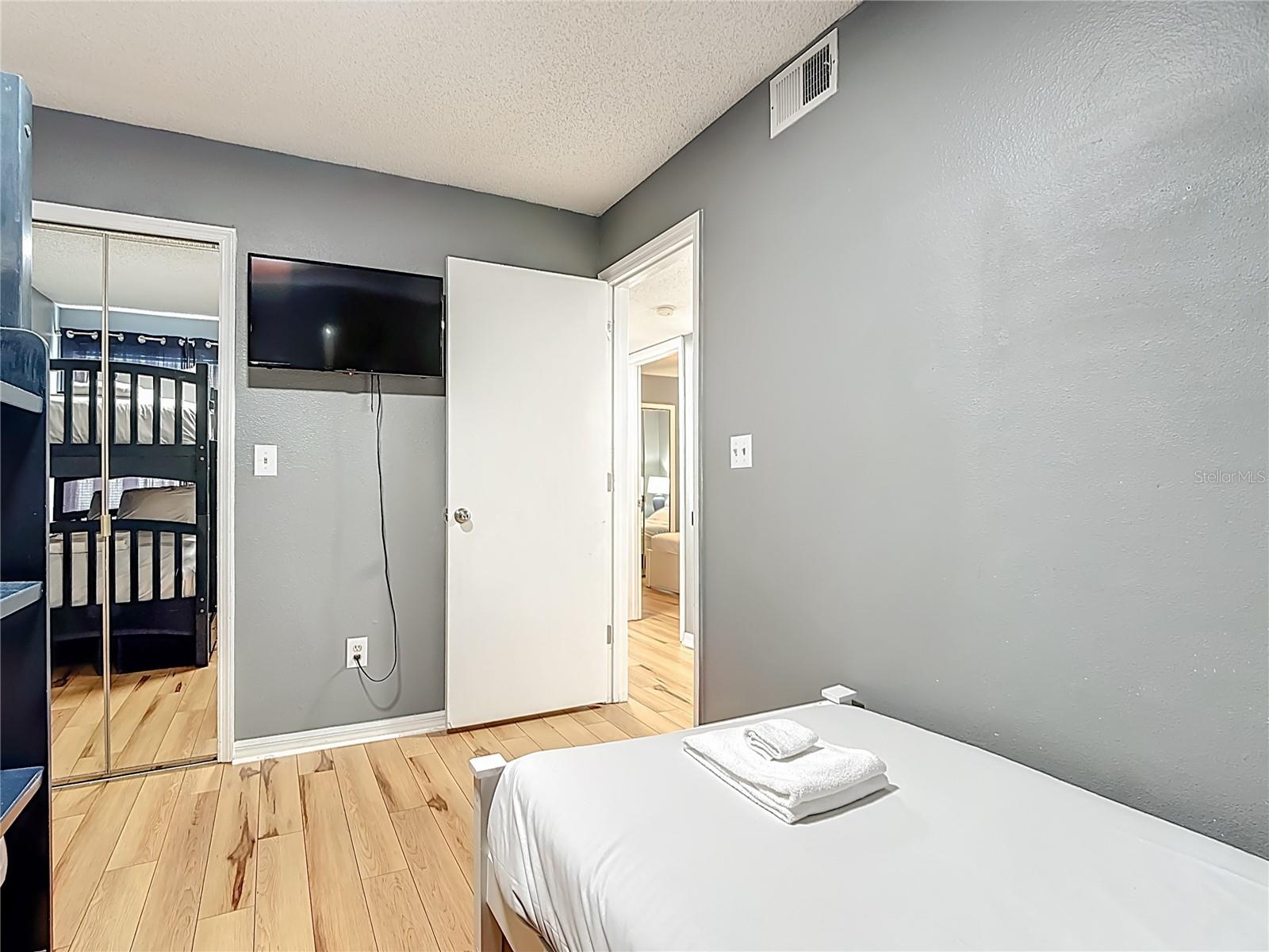 VILLAS AT SOMERSET THE - Residential Lease