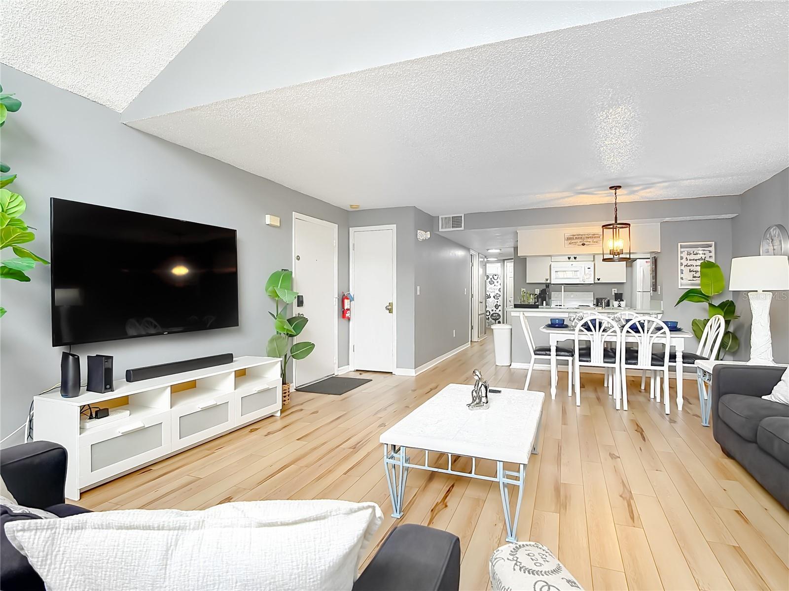 VILLAS AT SOMERSET THE - Residential Lease