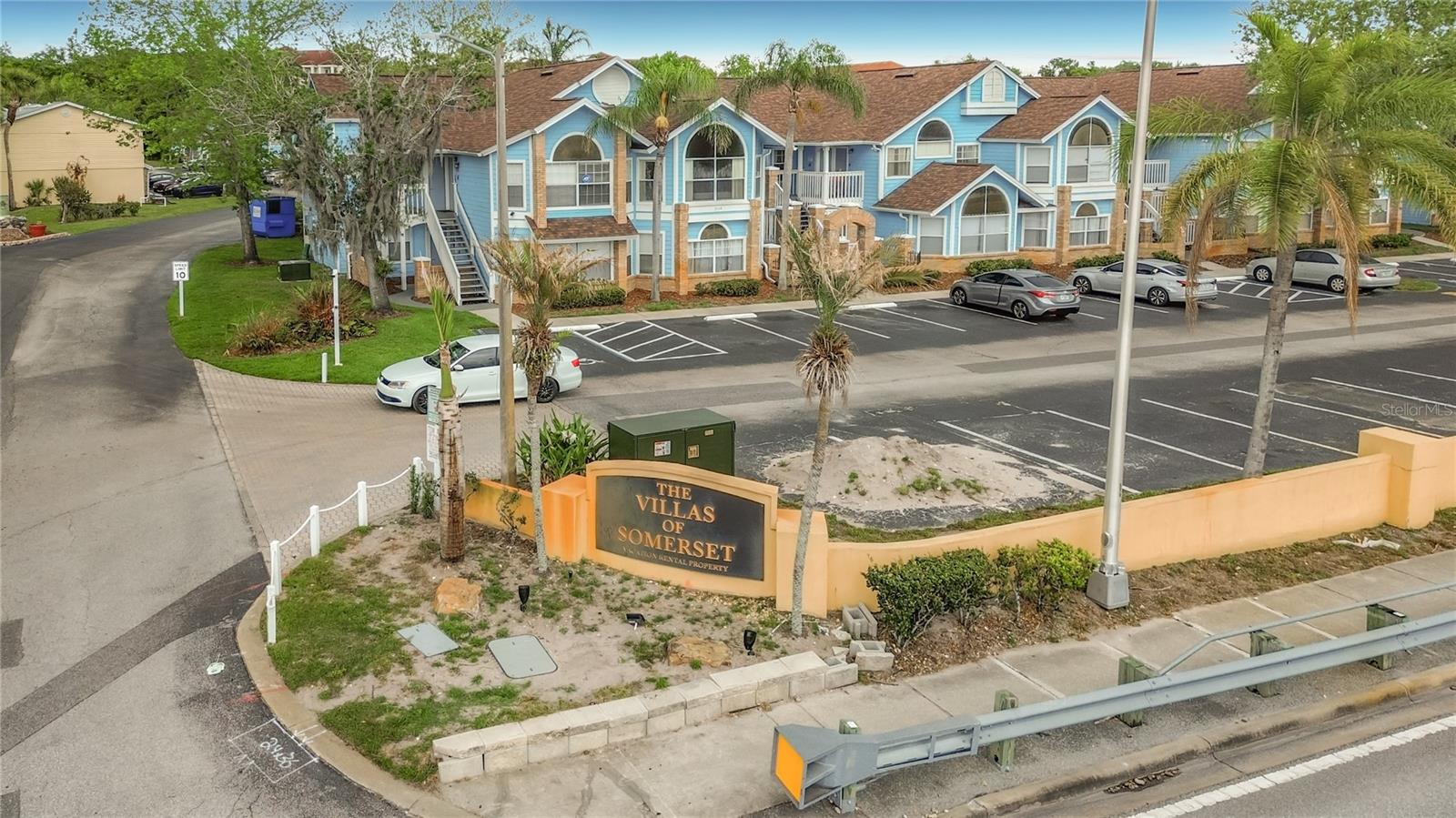 VILLAS AT SOMERSET THE - Residential Lease