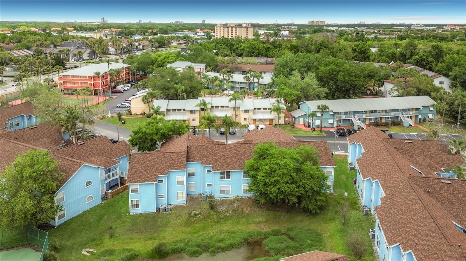 VILLAS AT SOMERSET THE - Residential Lease
