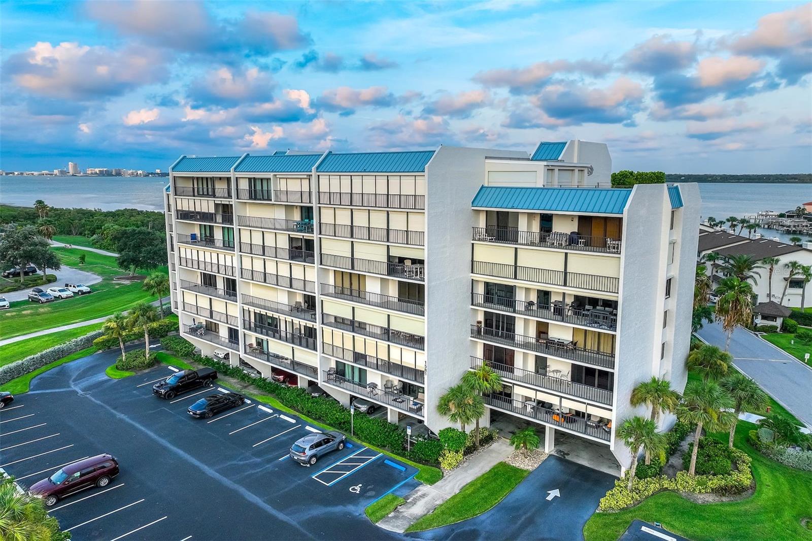 1581 GULF BOULEVARD 203N