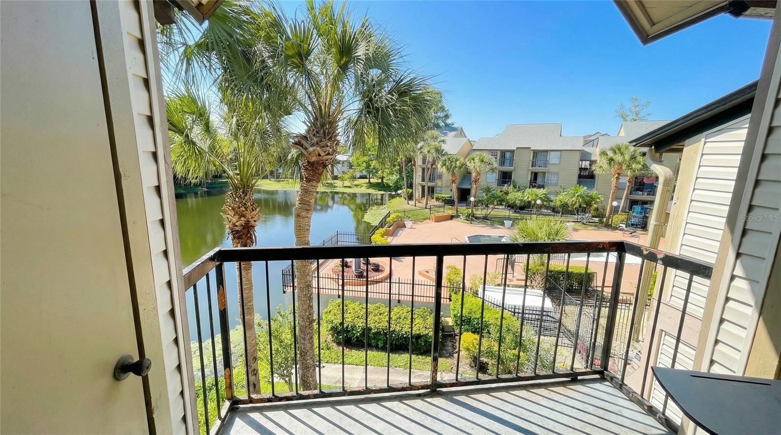 1972 LAKE ATRIUMS CIRCLE 200