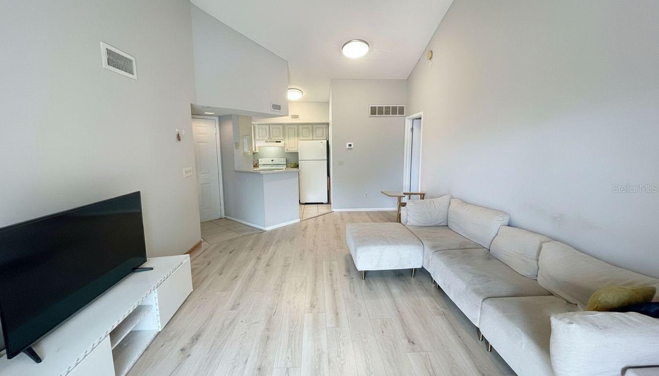 1972 LAKE ATRIUMS CIRCLE 200