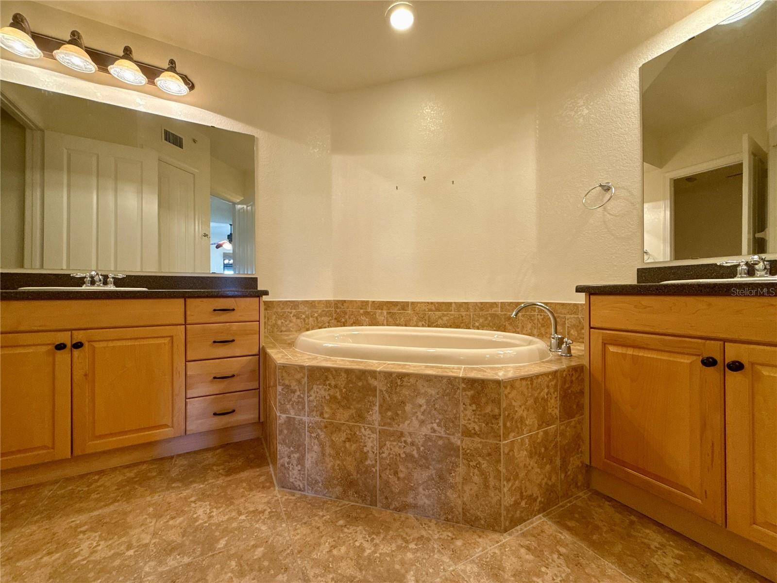 BOCA LAGO/VIVANTE V - Residential