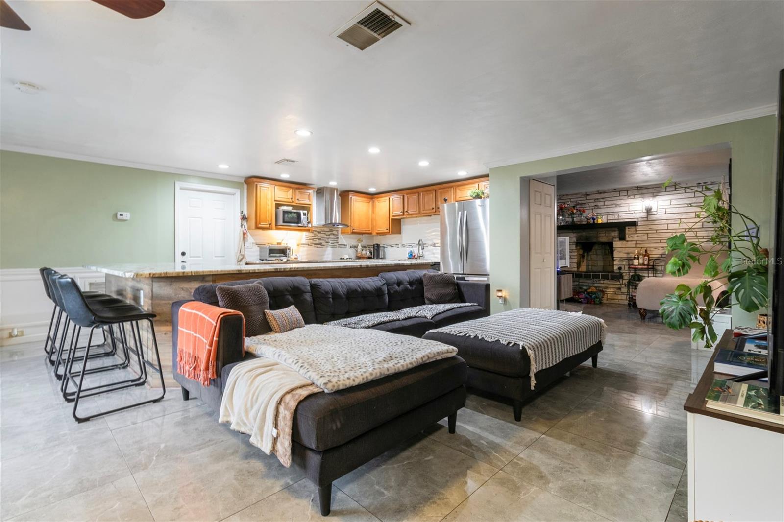 BEACON SQUARE - Residential