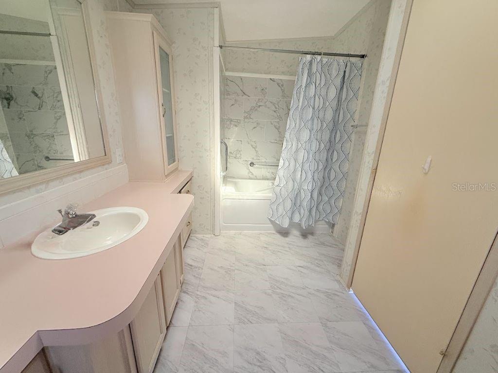 BROADMOOR - Residential