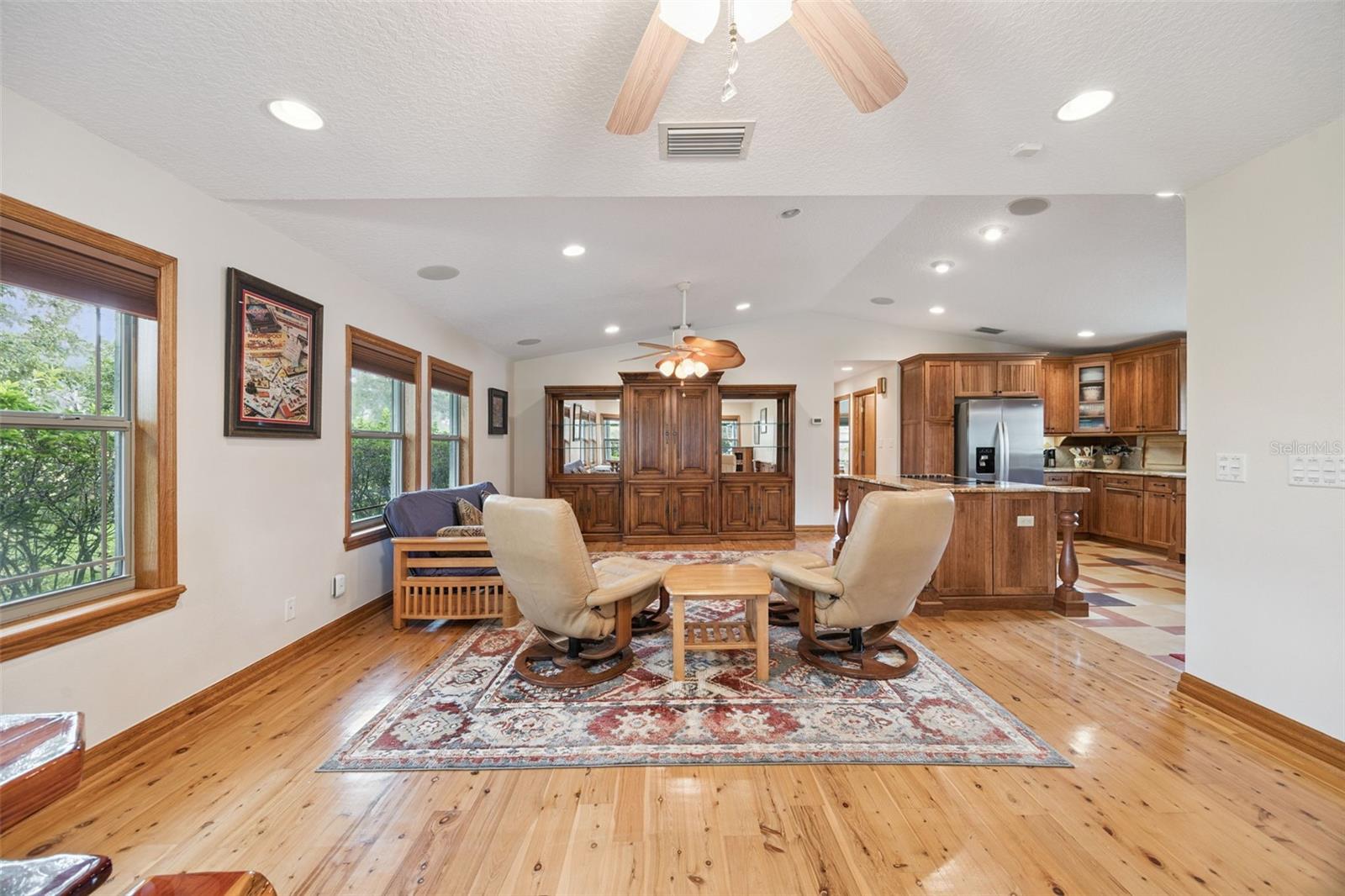 MOUNT PLYMOUTH - Residential