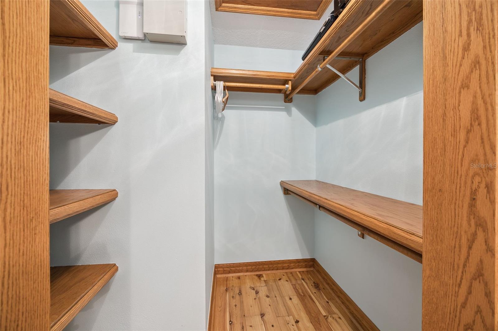 MOUNT PLYMOUTH - Residential