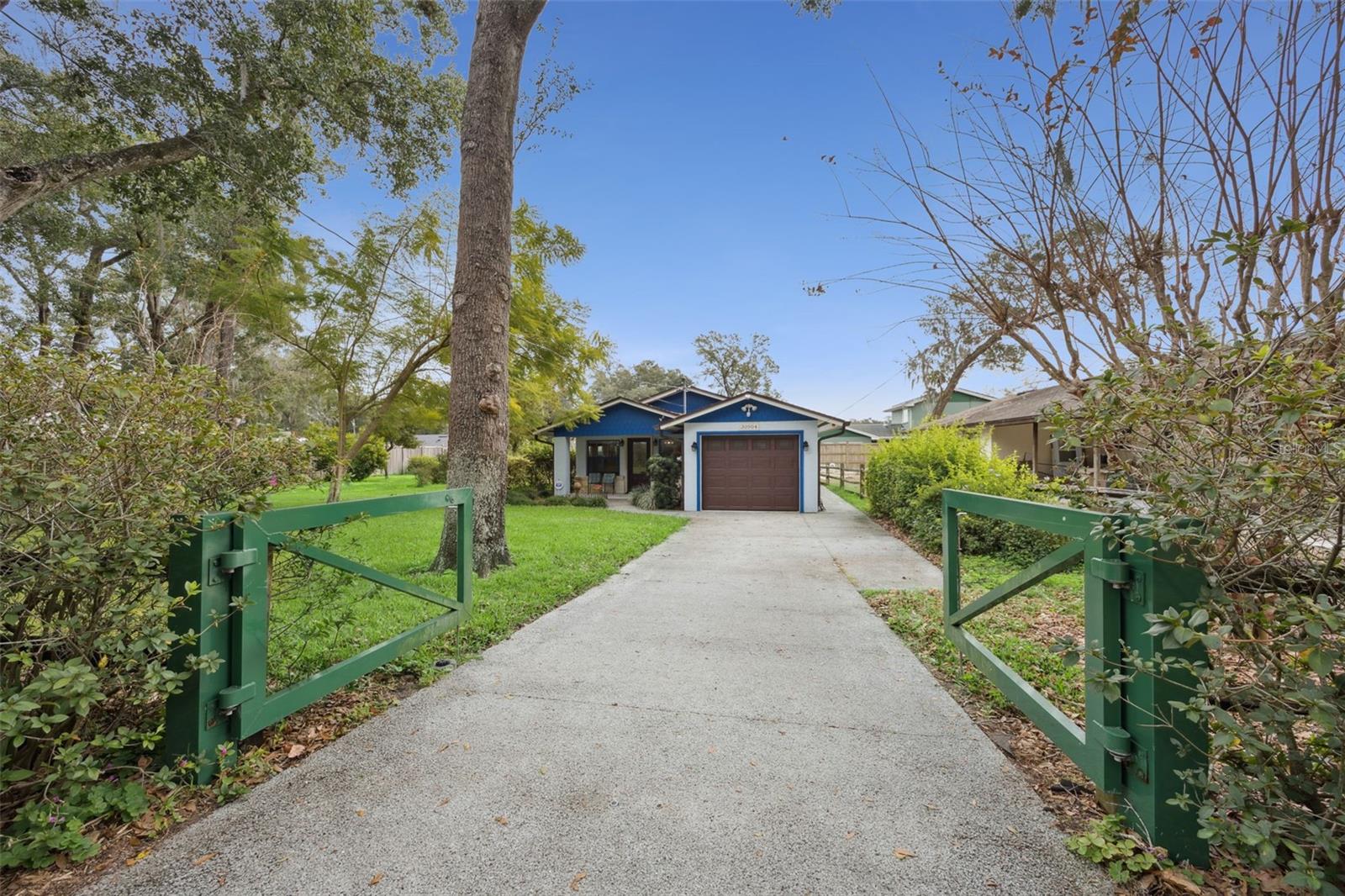 MOUNT PLYMOUTH - Residential