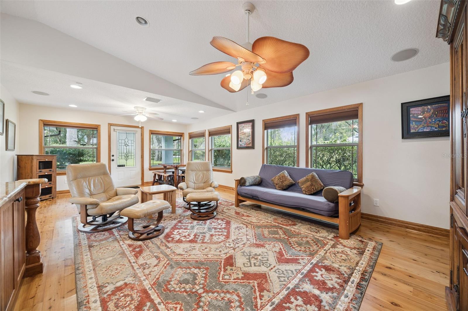 MOUNT PLYMOUTH - Residential