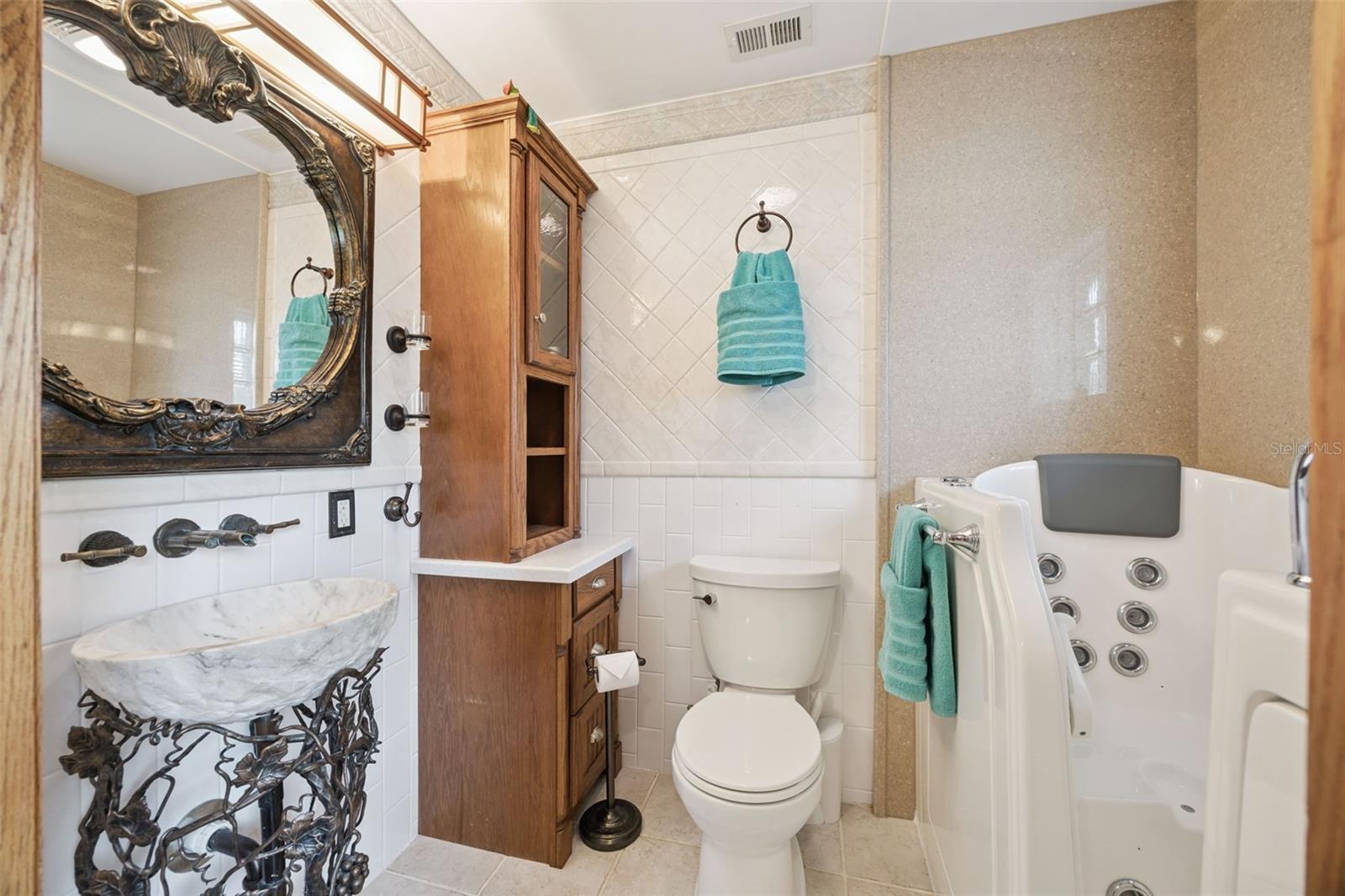 MOUNT PLYMOUTH - Residential