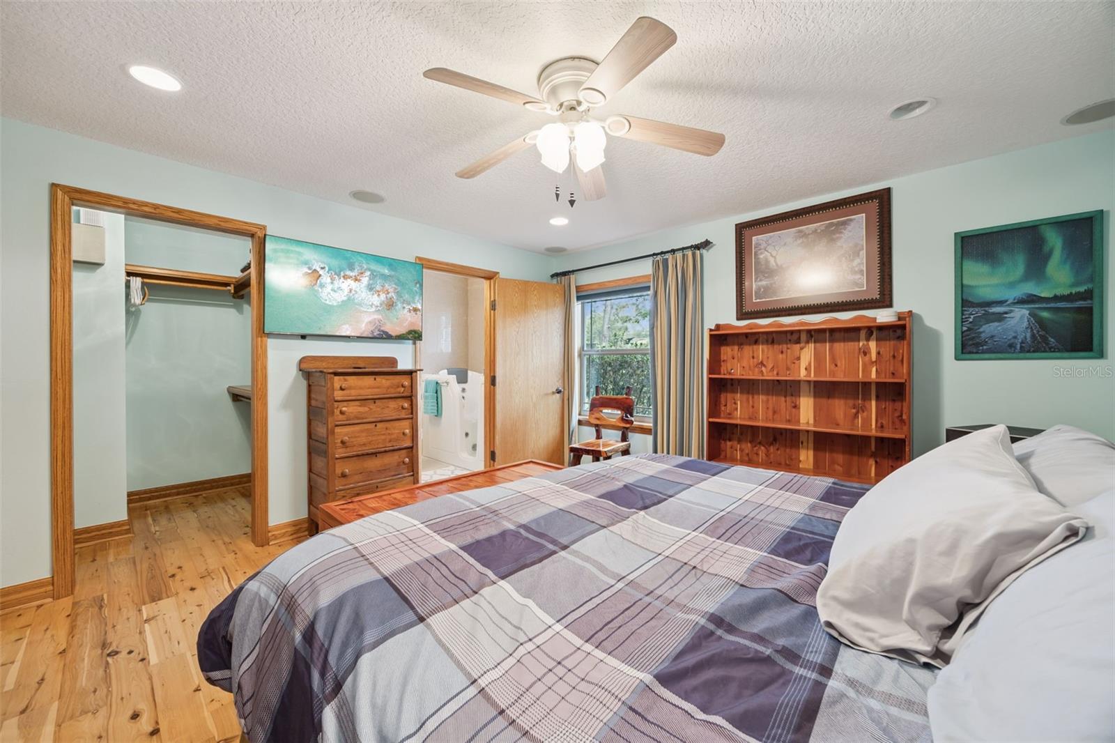 MOUNT PLYMOUTH - Residential