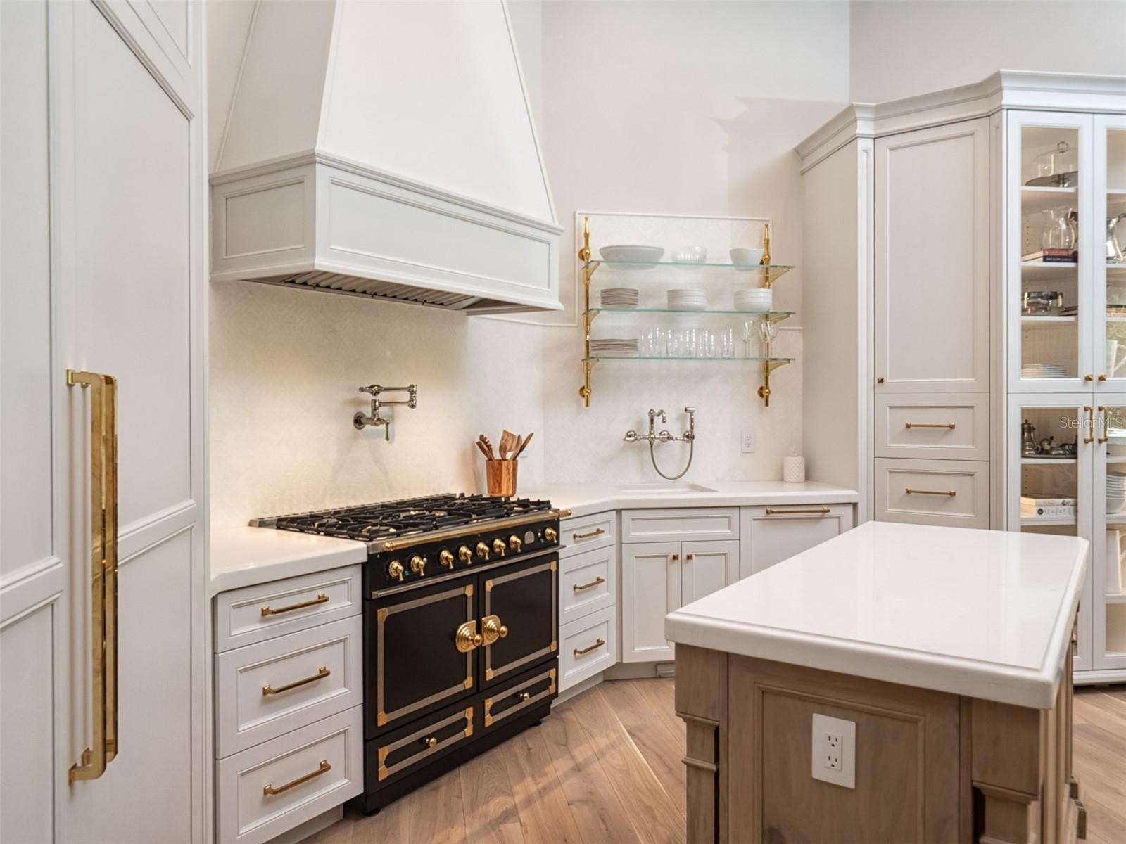 GOLDEN OCALA - Residential