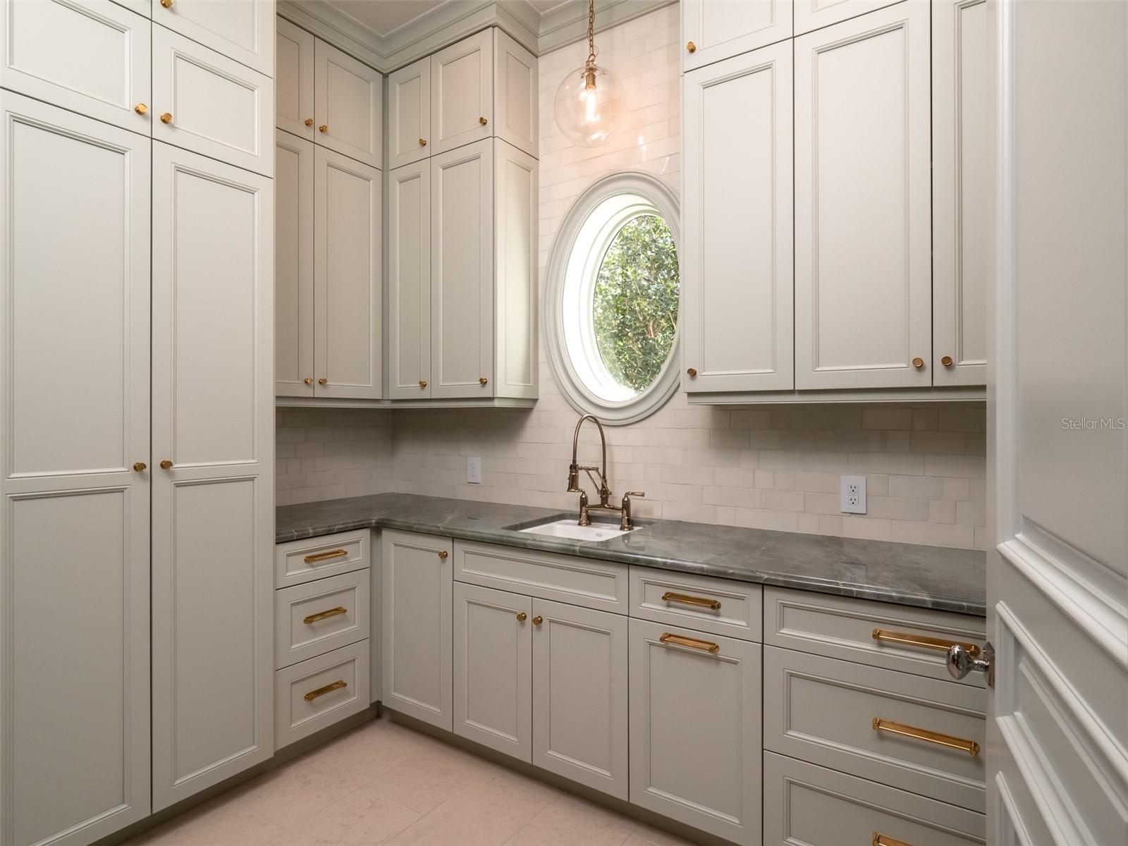 GOLDEN OCALA - Residential