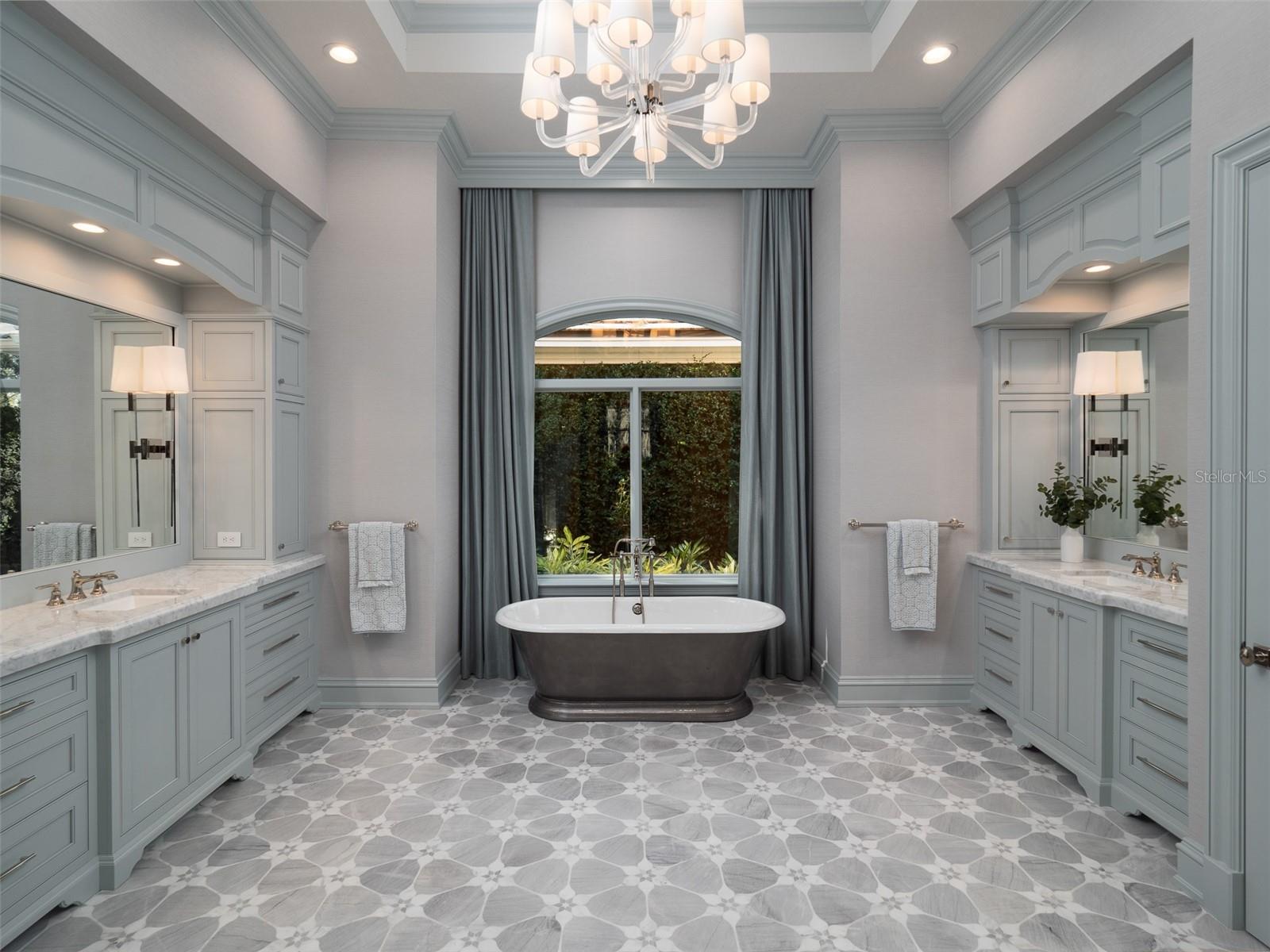 GOLDEN OCALA - Residential